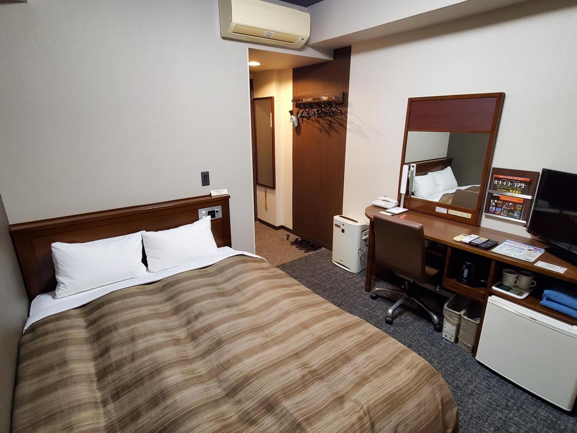 Hotel Route-Inn Dai-Ni Kameyama Inter Exteriör bild